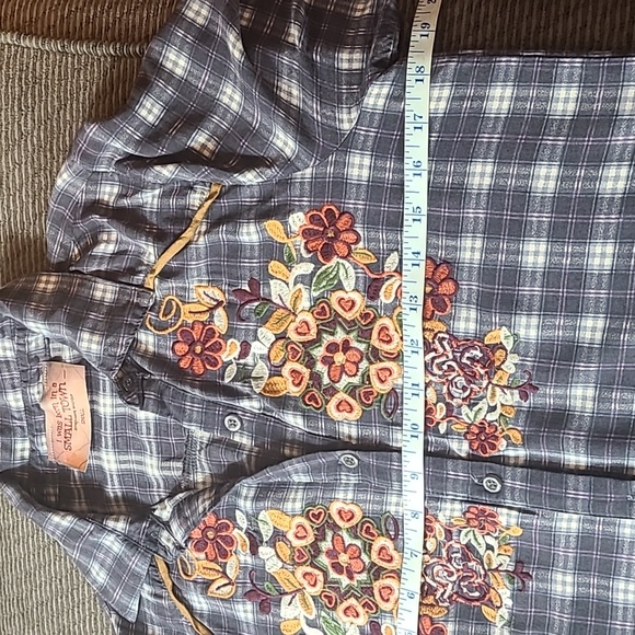 Scrapbook Boutique Embroidered Shirt - Picture 10 of 12